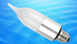 E27 3x1W LED sviečka mliečna