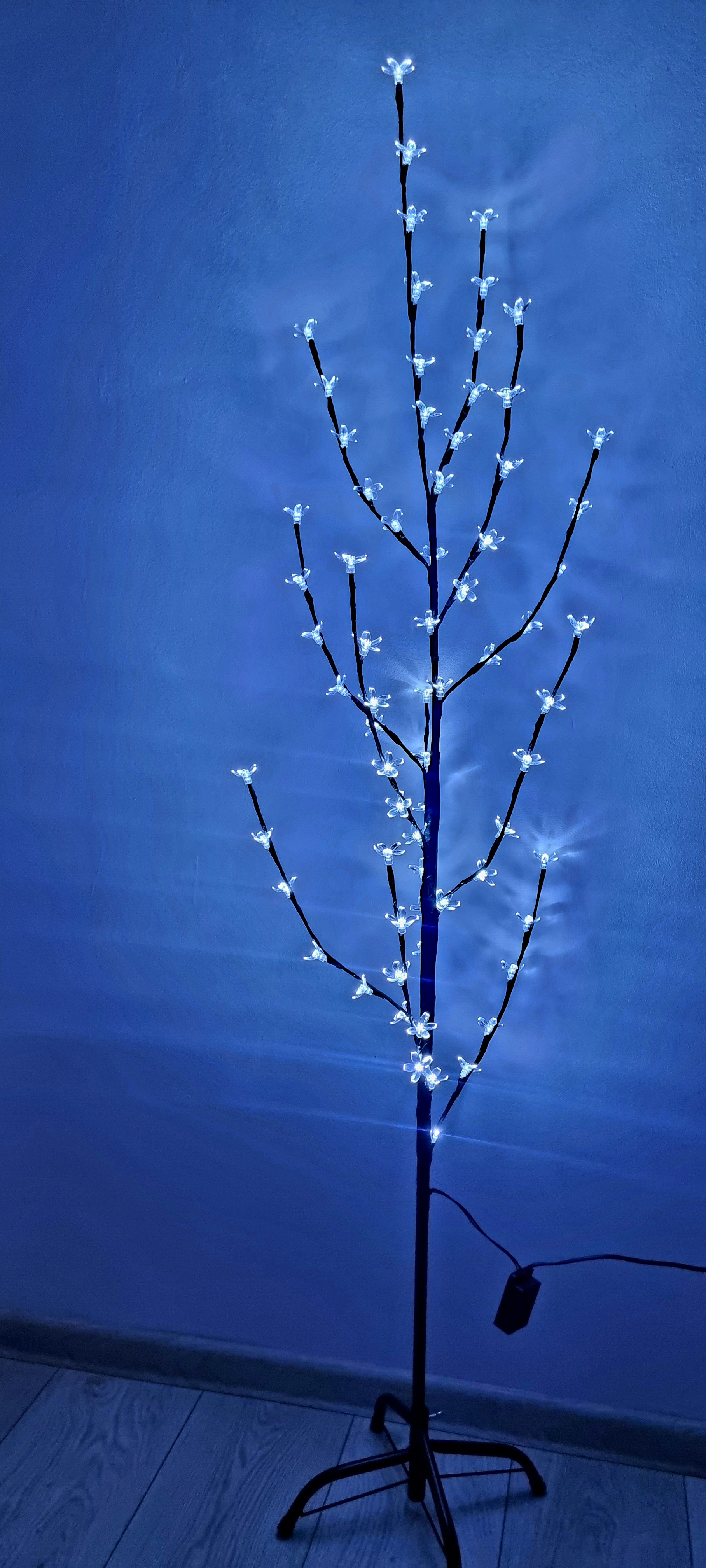 LED dekoratívny stromček so stojanom 150cm Studená biela