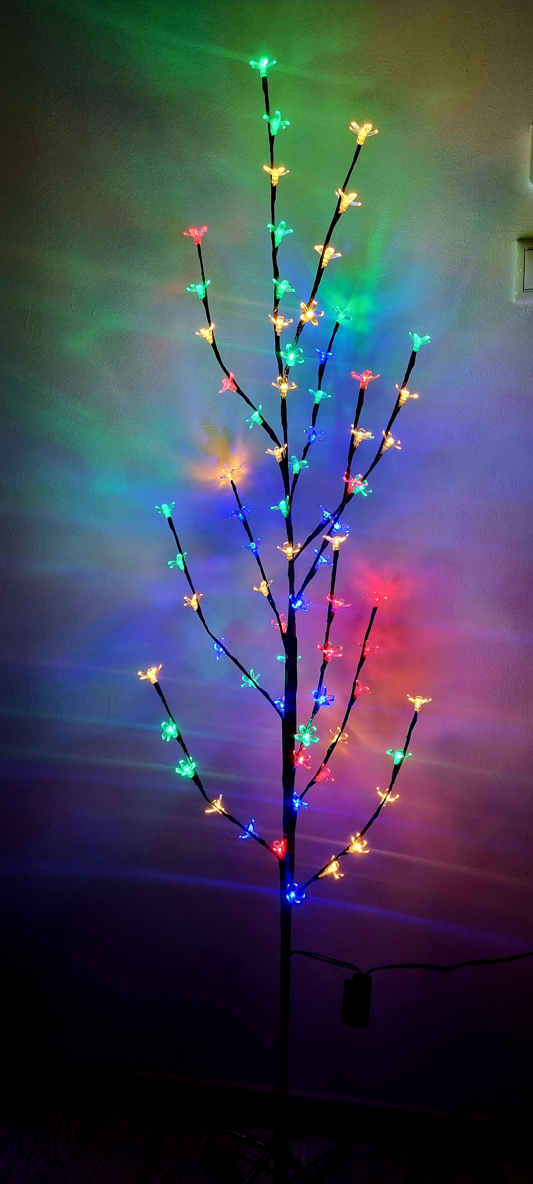 LED dekoratívny stromček so stojanom 150cm Viacfarebná