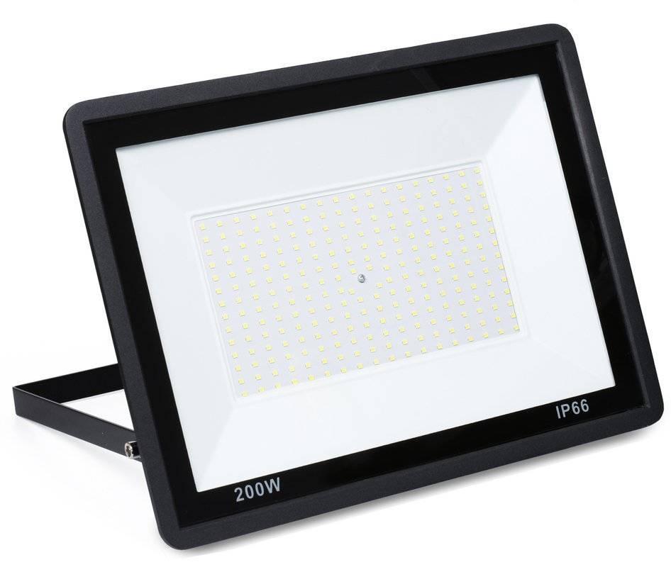 LED reflektor 200W – 19 000 lm  IP66 studená biela